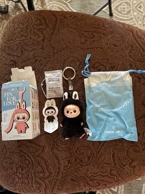 Labubu "Pin For Love" Series N-&, Letter "R"